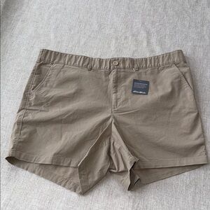 Eddie Bauer Shorts Women’s 20 W Stretch Legend Wash Chino NWT tan khaki casual
